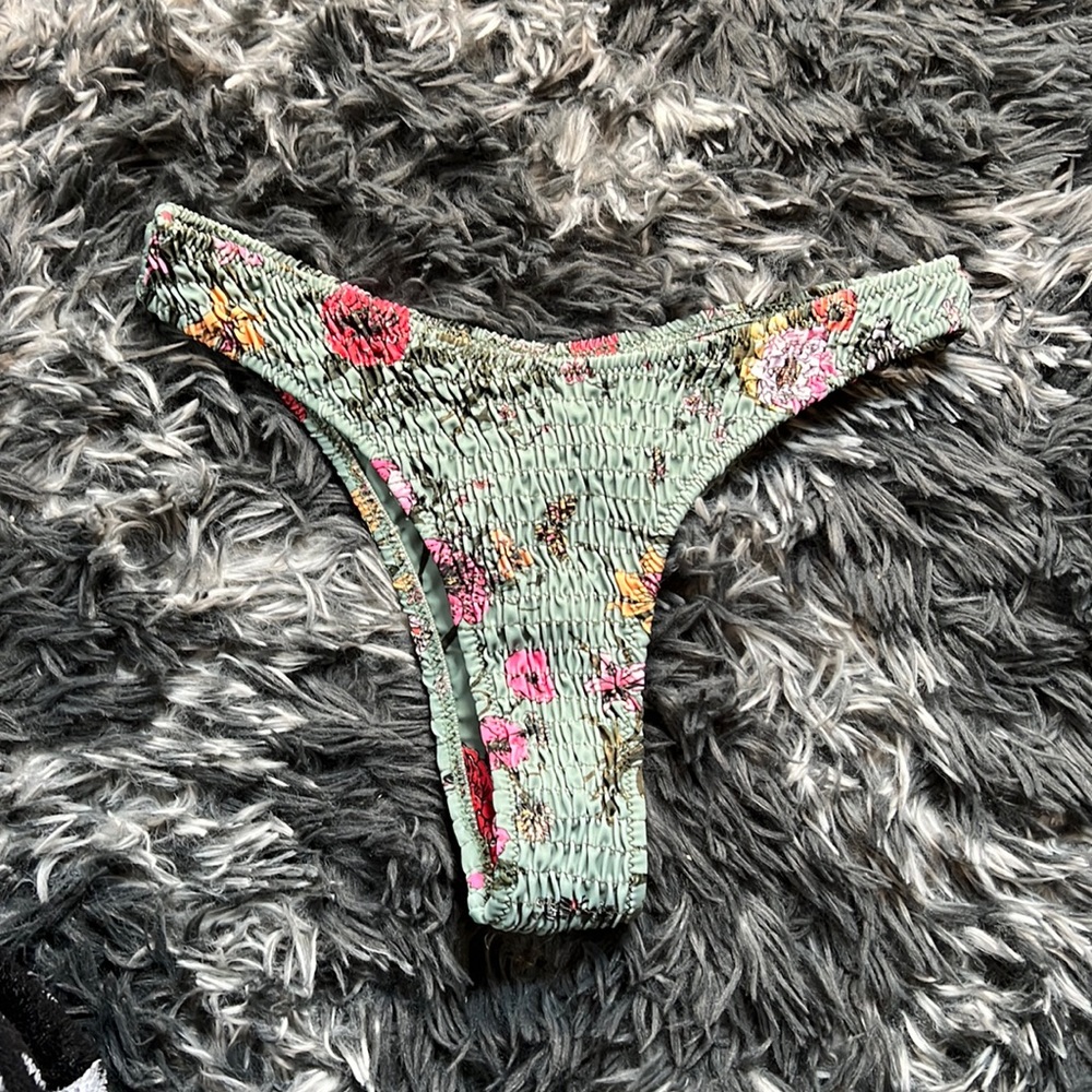 Ruched high leg bikini bottom